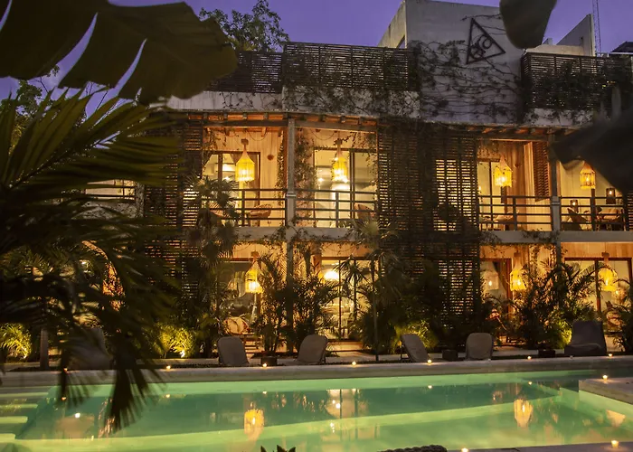 Era Hotel 4*