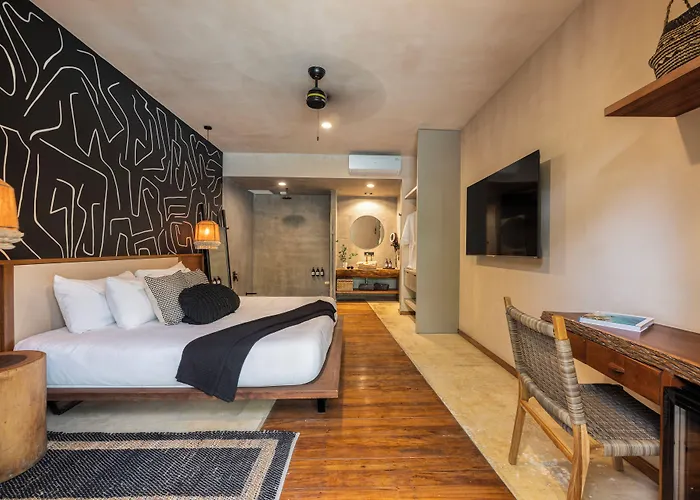 Era Hotel 4*